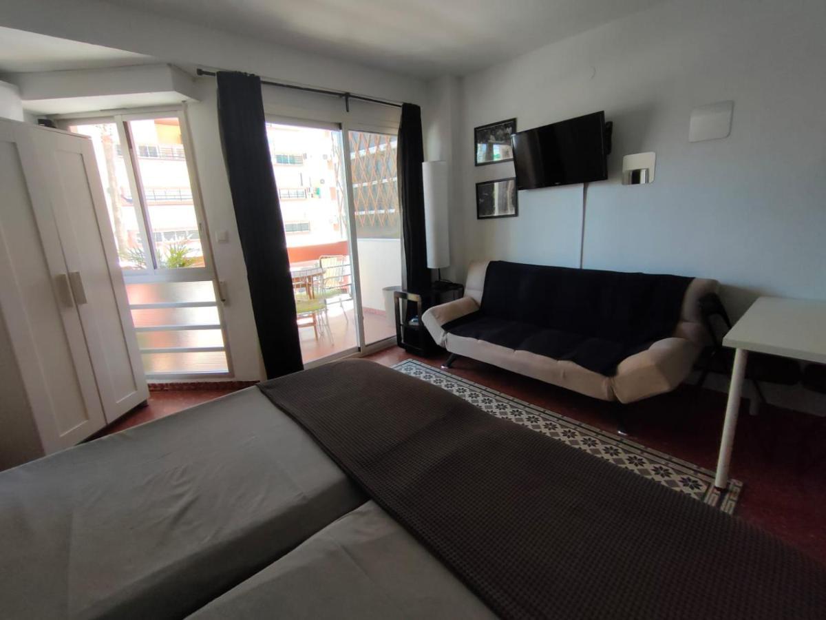 Flat2 Studio 150M From The Beach With Pool Torre Del Mar Eksteriør bilde